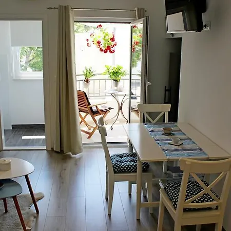 Apartmán Adriona With Parking Makarská