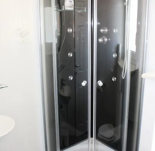 Adriona With Parking מאקרסקה