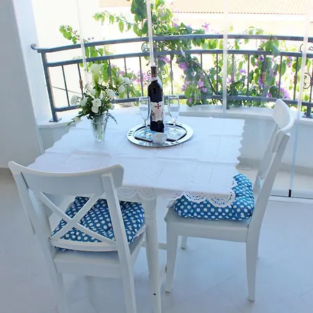 Apartment Adriona With Parking Makarska