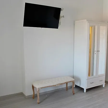 Adriona With Parking Макарська