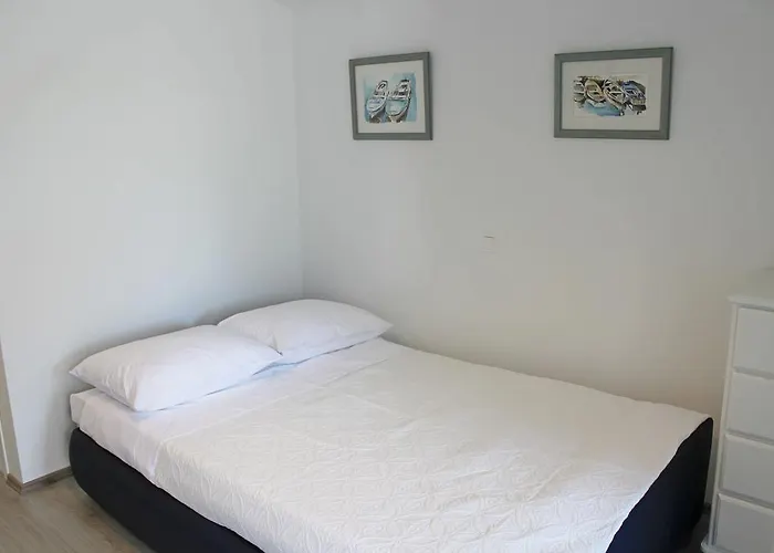 Apartment Adriona With Parking Makarska