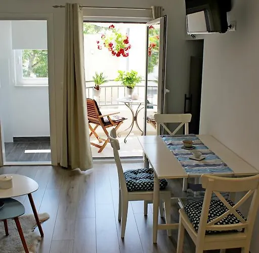 Apartment Adriona With Parking Makarska