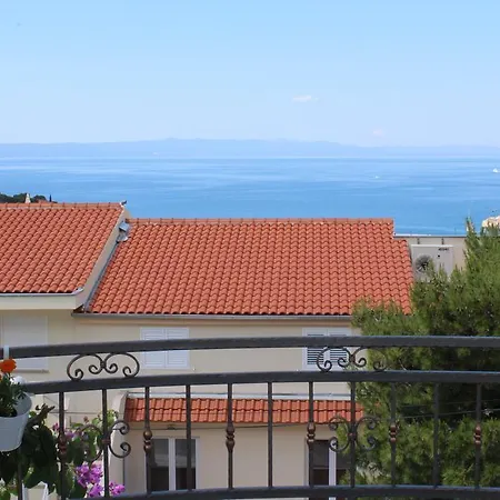 Apartman Adriona With Parking Makarska