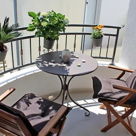 Apartman Adriona With Parking Makarska